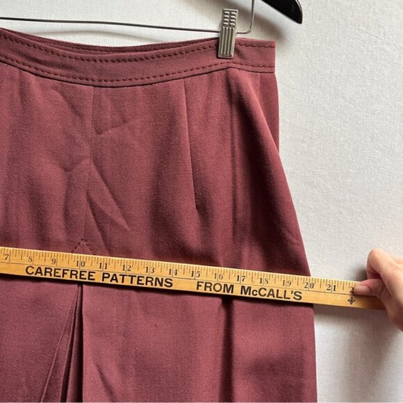 Chic Rust Midi Skirt with Flowy Silhouette - Picture 6 of 8